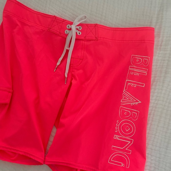 Billabong shorts - Picture 2 of 3